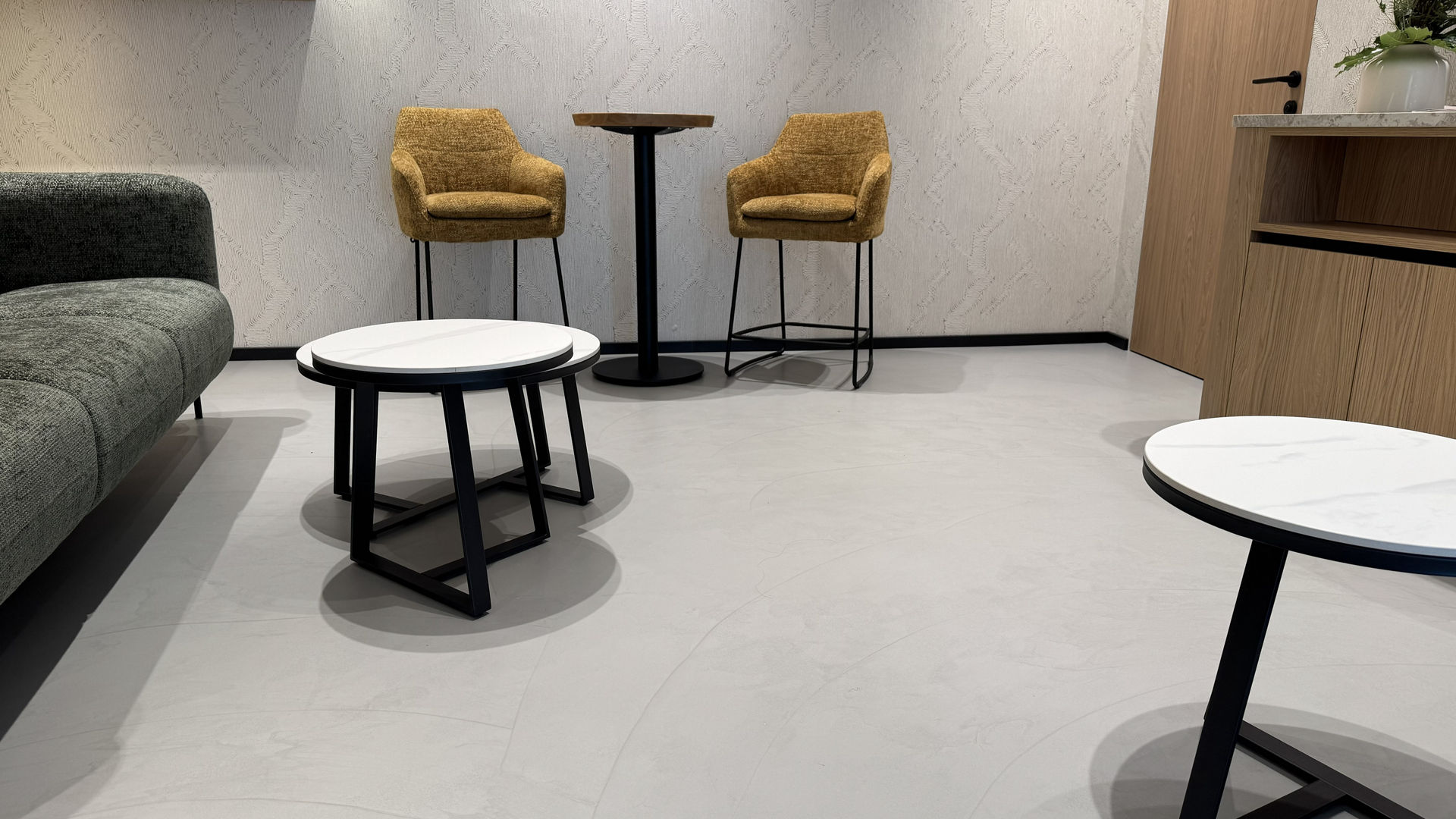 Zahnarztpraxis Marble FX, dekorative Bodenbeschichtung