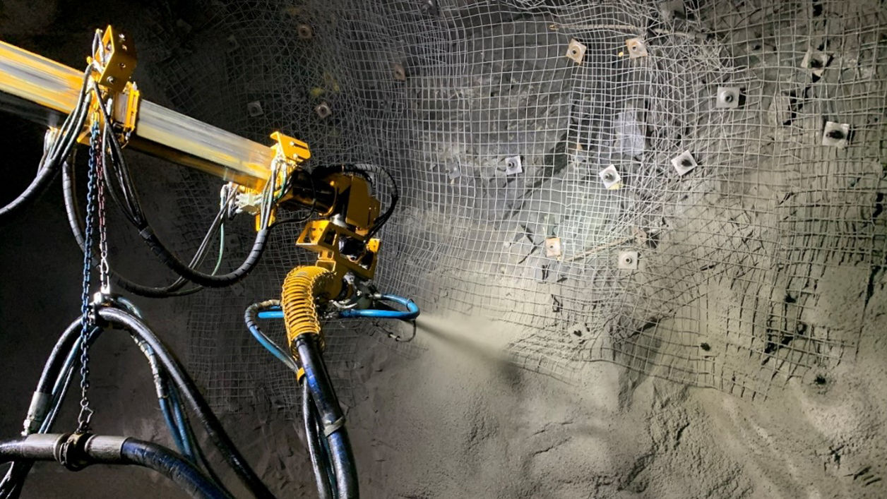 Dry-to-wet KING MS-W1 UG Shotcrete applied with Sika Sigunit L500-AFI.