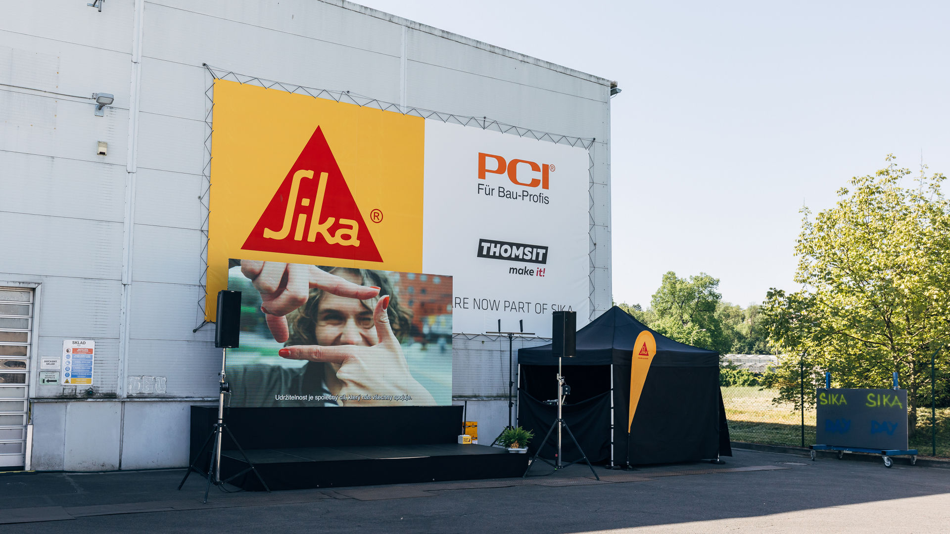 sika market day