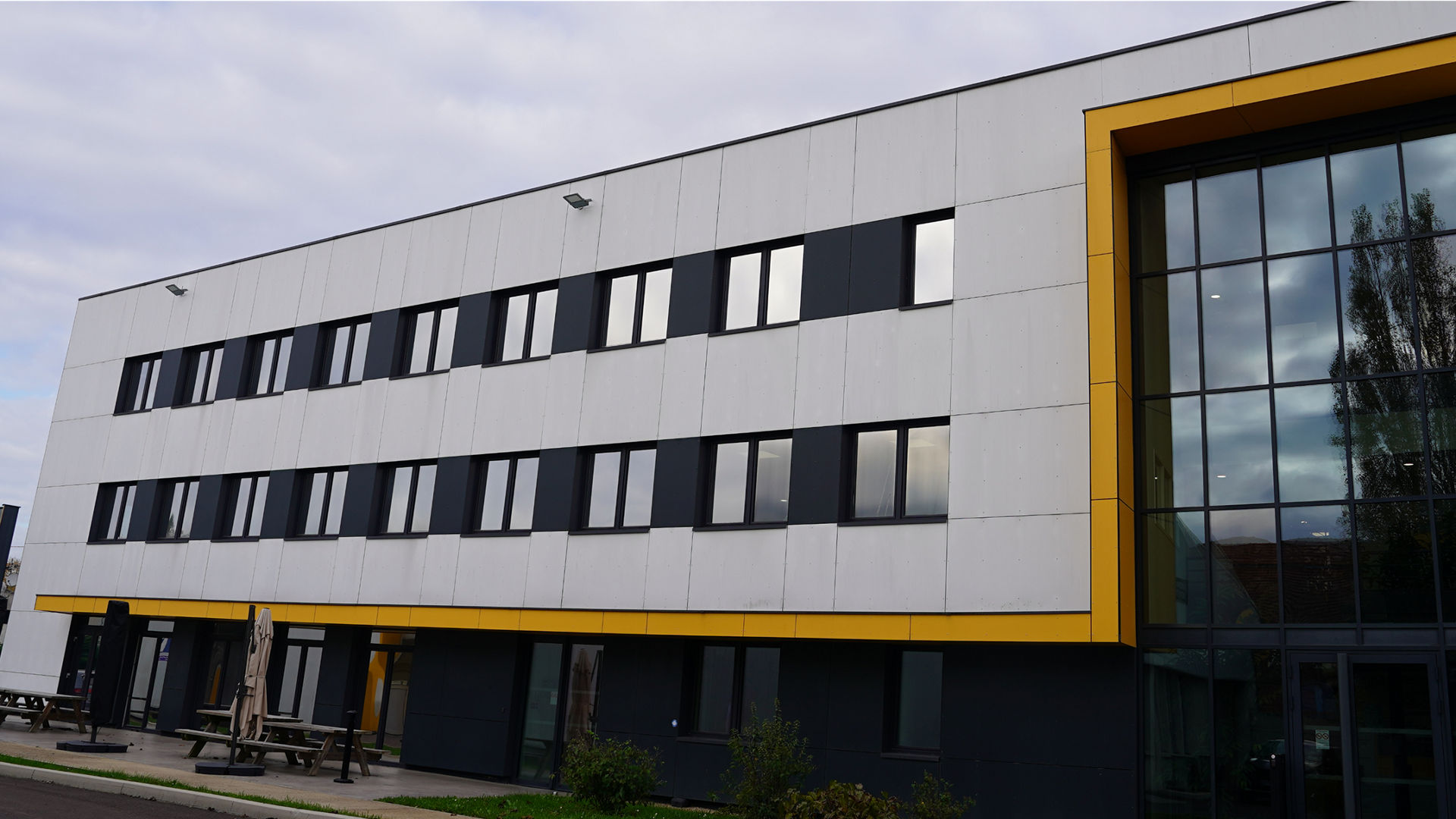 Bâtiment  B Le bourget