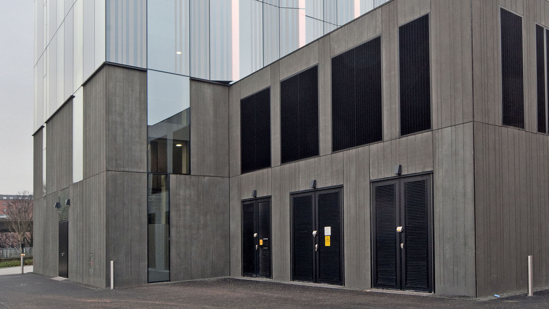 Building with architectural concrete facade
