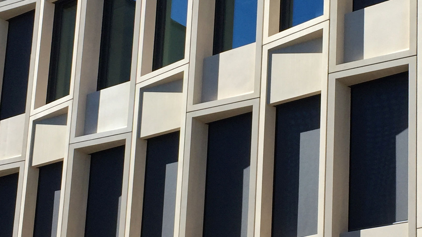 Precast concrete facade