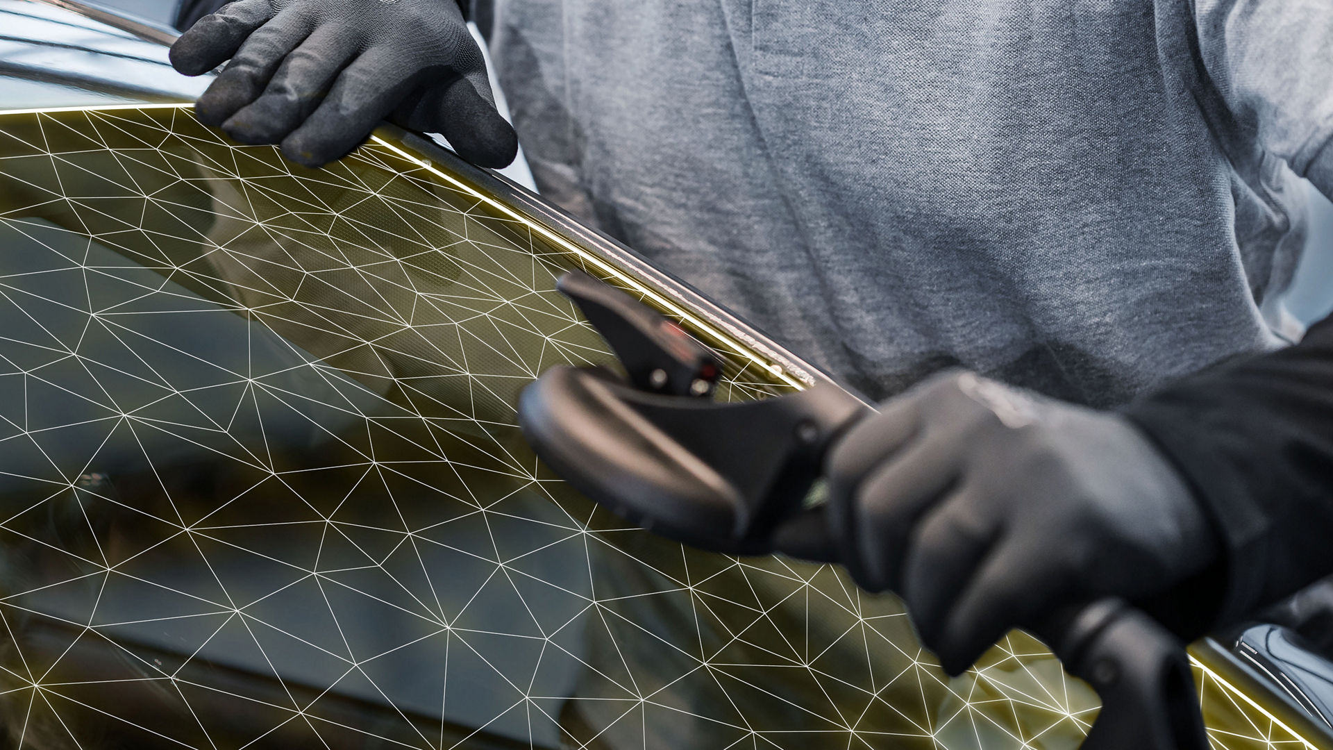 Autoglass replacement adhesive application highlighted with line drawings 