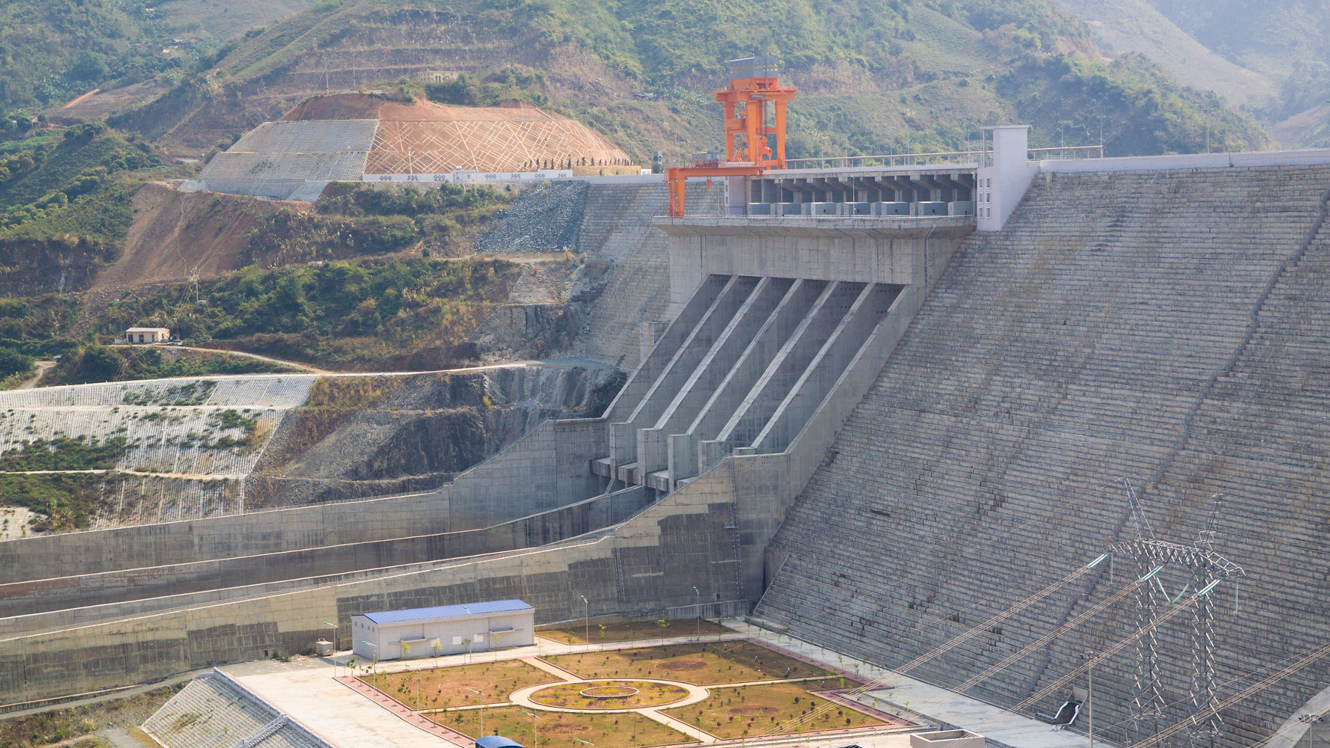 Aerial photo of Son La Mar Dam