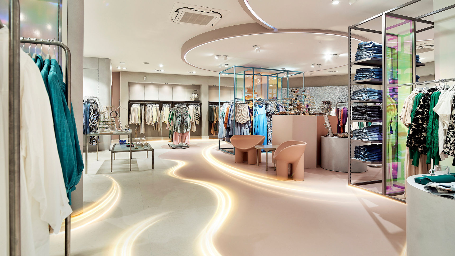 clothing shop with Sika ComfortFloor color light waves with Sika Floor Explorer