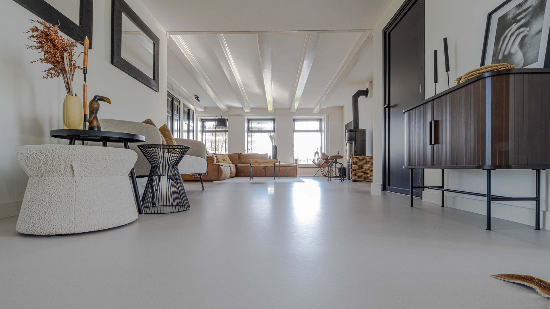 Sika ComfortFloor Nature white floor in house living room