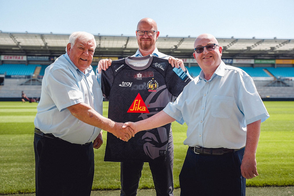 (left to right) Tony Rowe – CEO Exeter Chiefs, Darren Bunting – Business Unit Manager UK Distribution, Tom Forsyth – General Manager UK