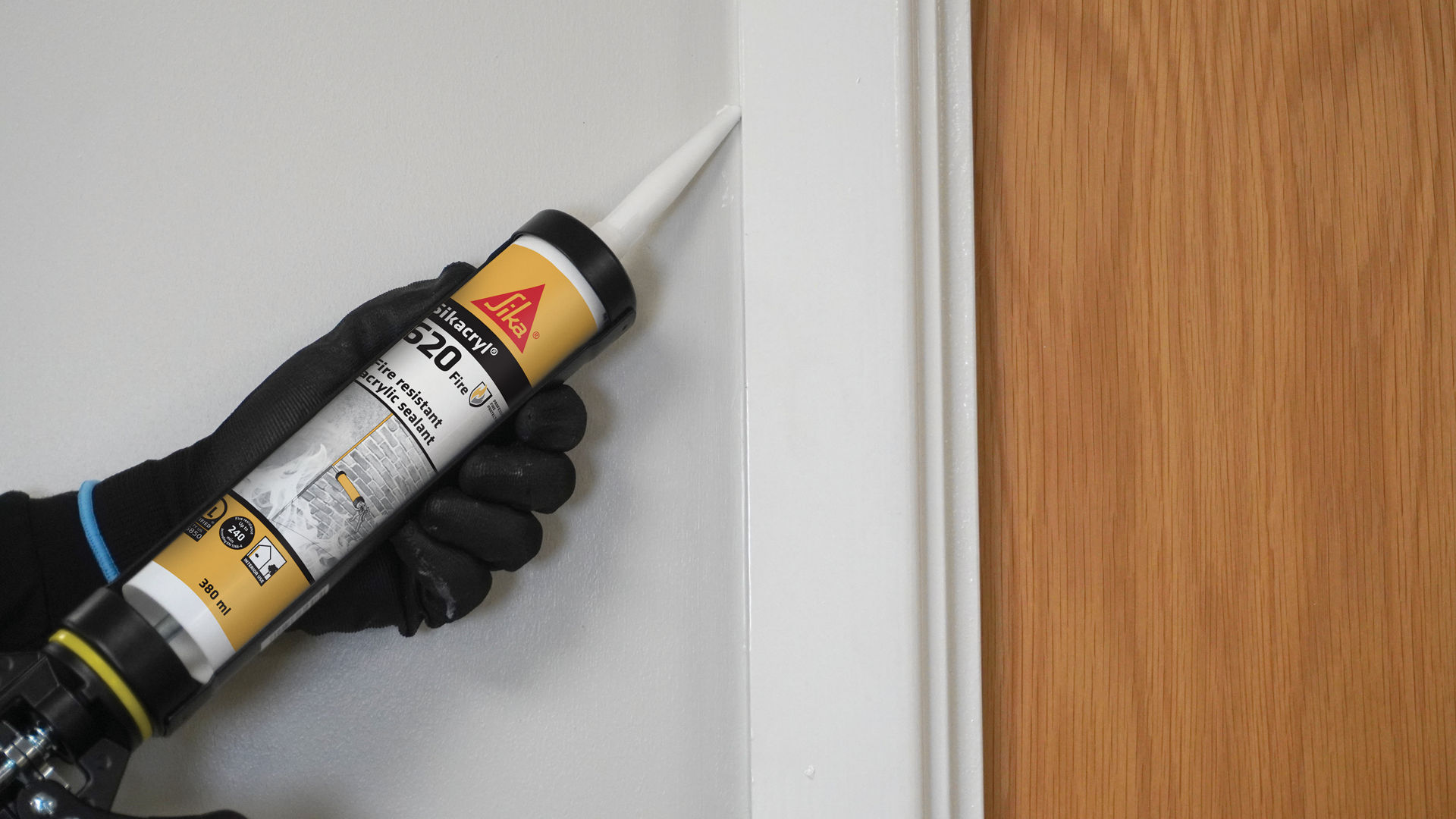 Sikacryl-620 application shot