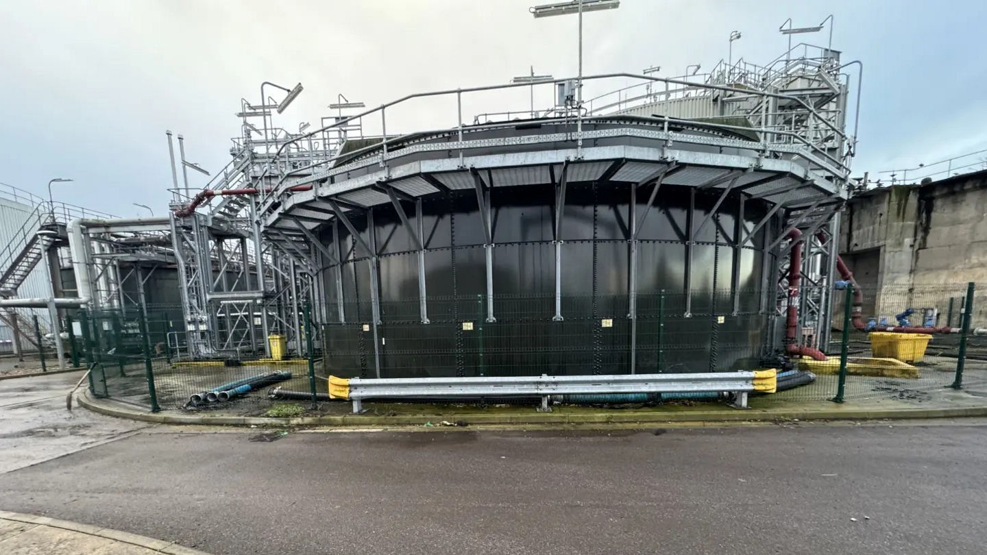 uk-Thames-Water-Tank-Base-Coating-London-1-03788813