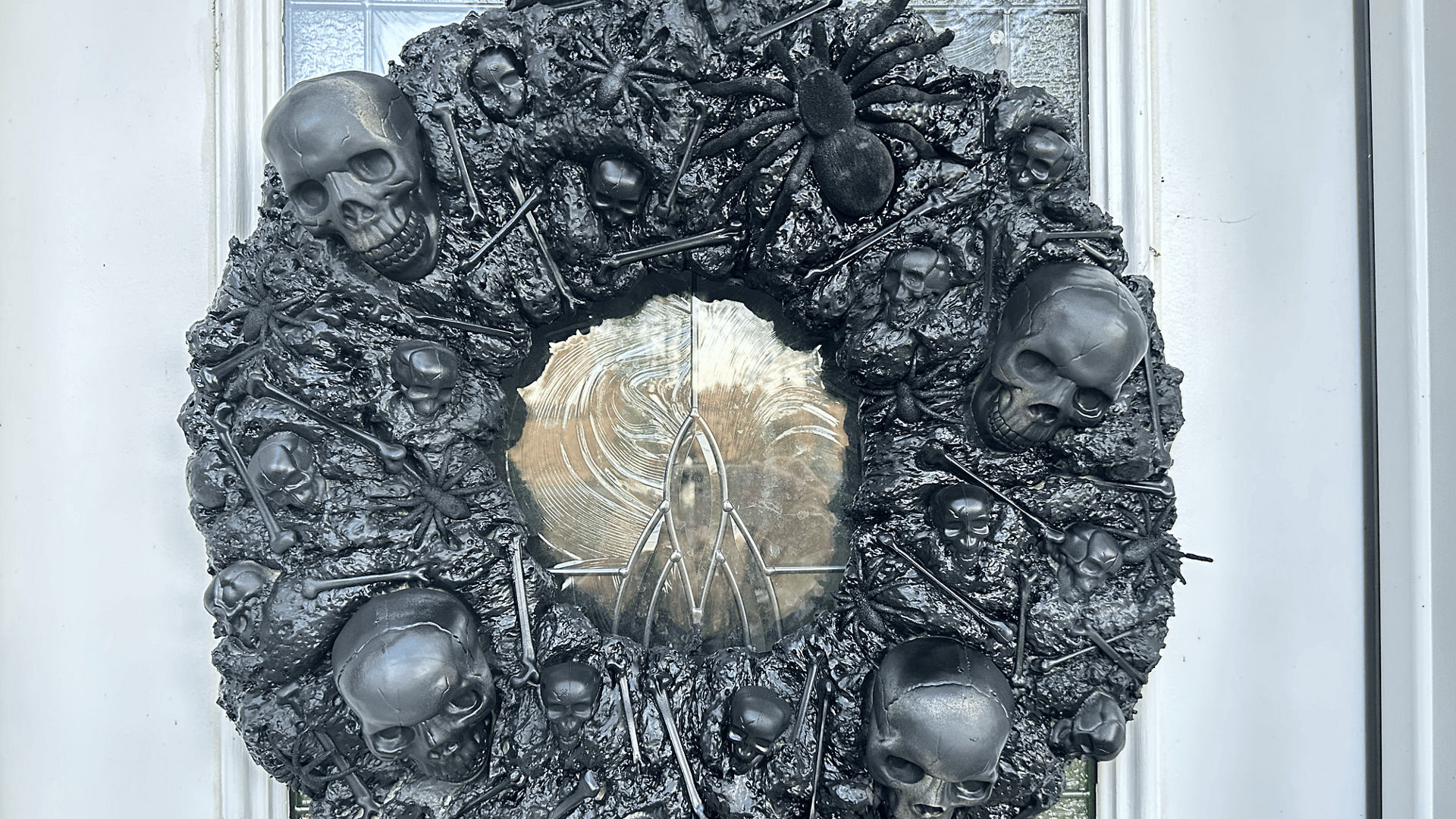 Halloween wreath with skulls and spiders