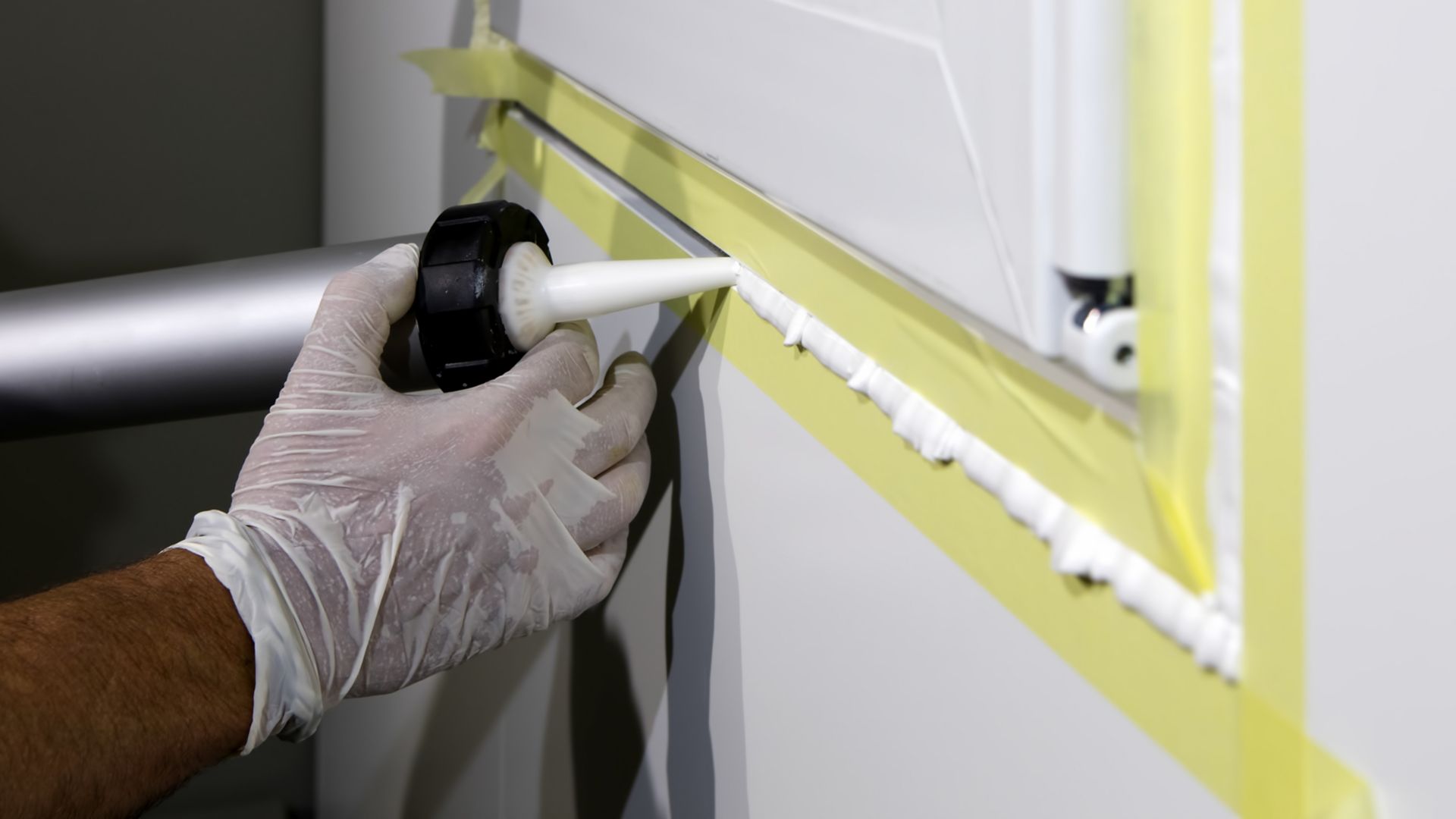 Sealing window frame with Sika Boom expansion foam