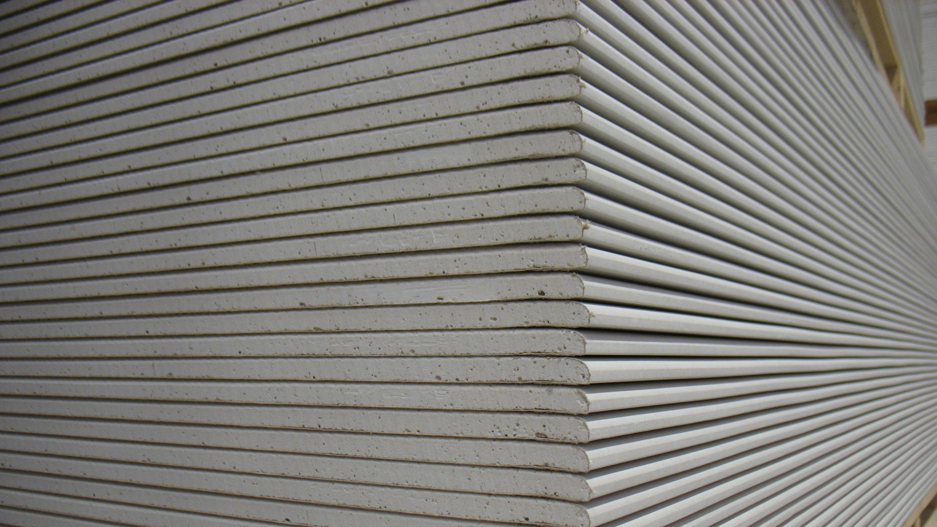 Gypsum building elements produced with Sika additives